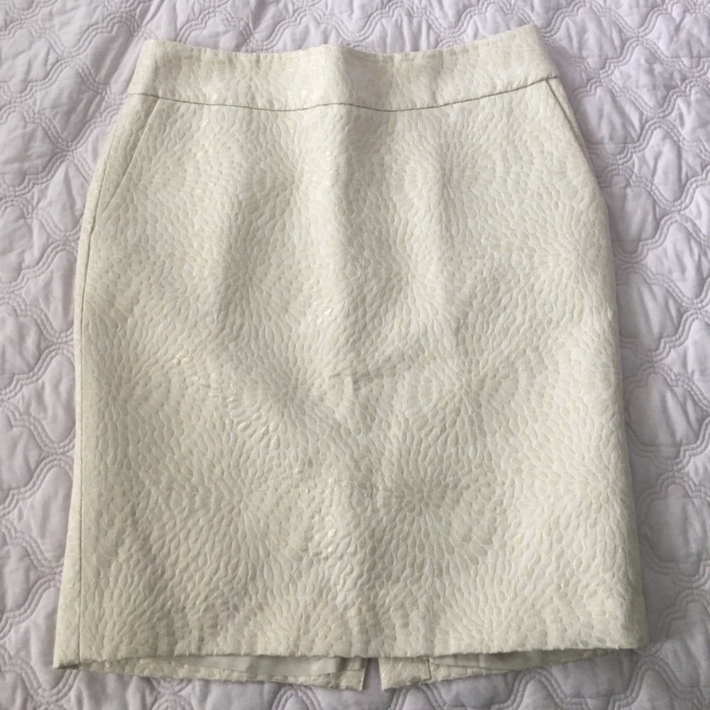 Ivory pencil skirt with light gold