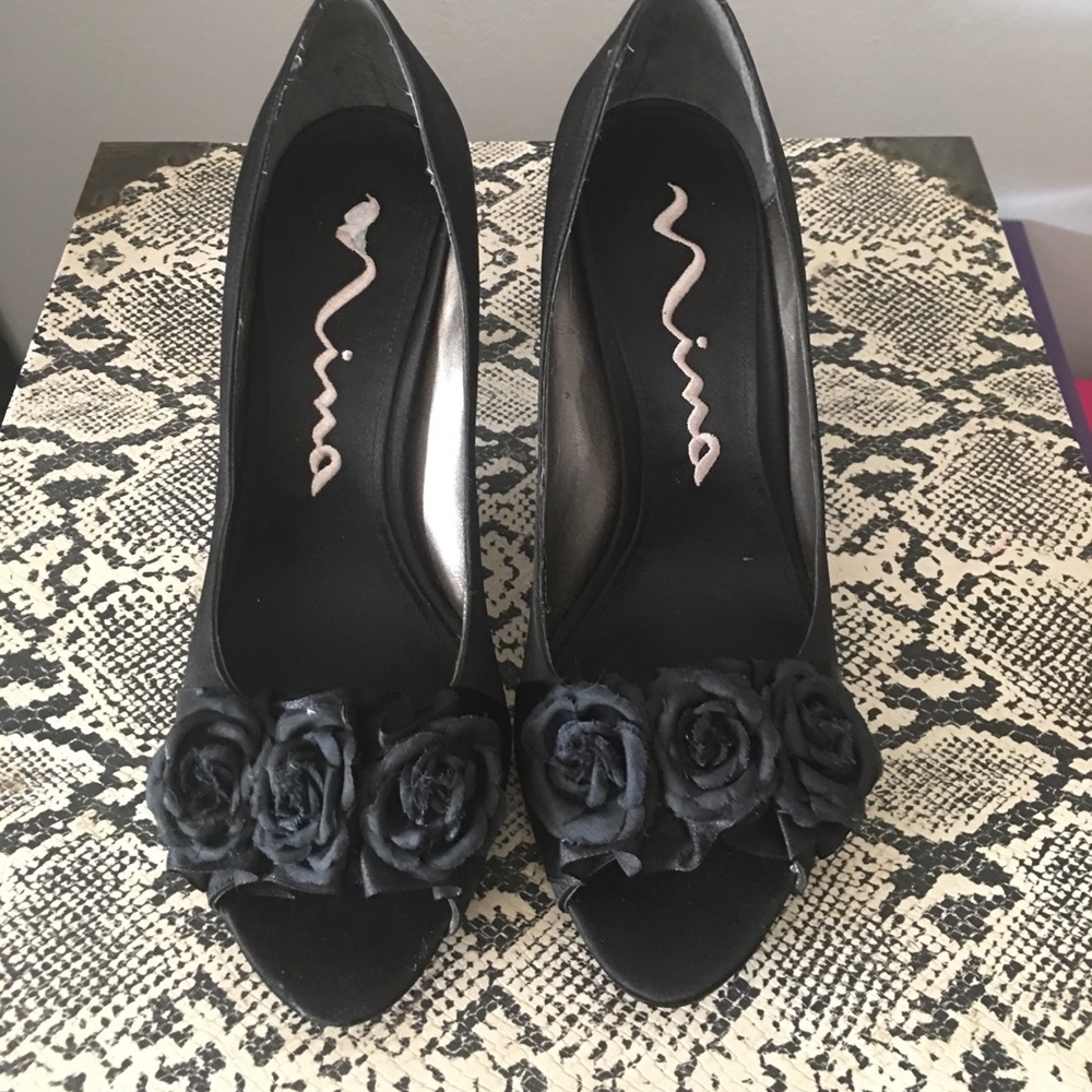 Nina Black Satin Rose Open Toe Heels Size 8.5