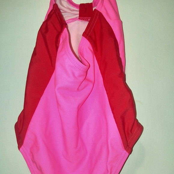 Beautiful pink 1 year old swimsuit - Picture 2 of 3