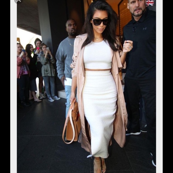 🎉LAST ONE! 🎉 Cream Sleeveless Trench - Picture 3 of 7