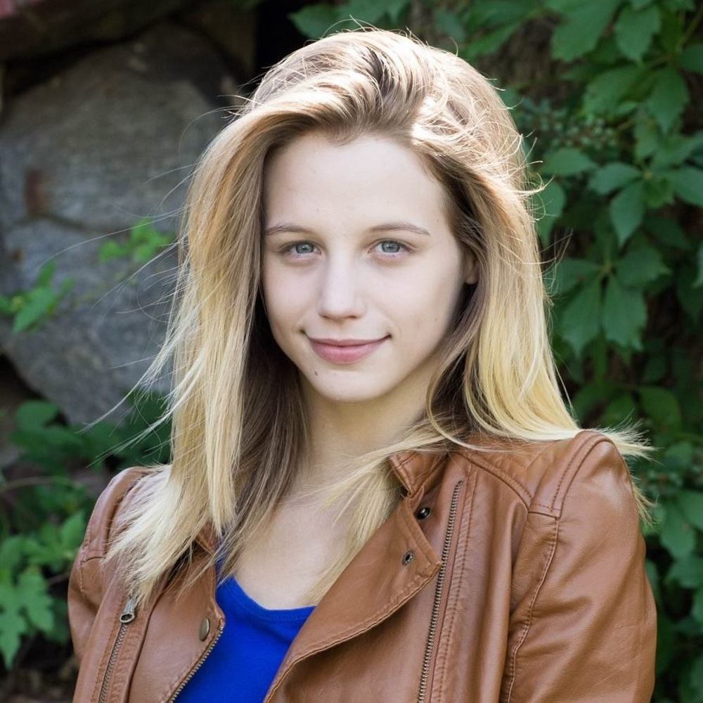 Meet your Posher, Alexandra