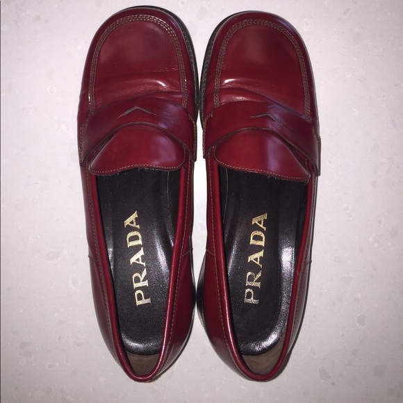 PRADA WOMENS LEATHER LOAFERS - Picture 3 of 4