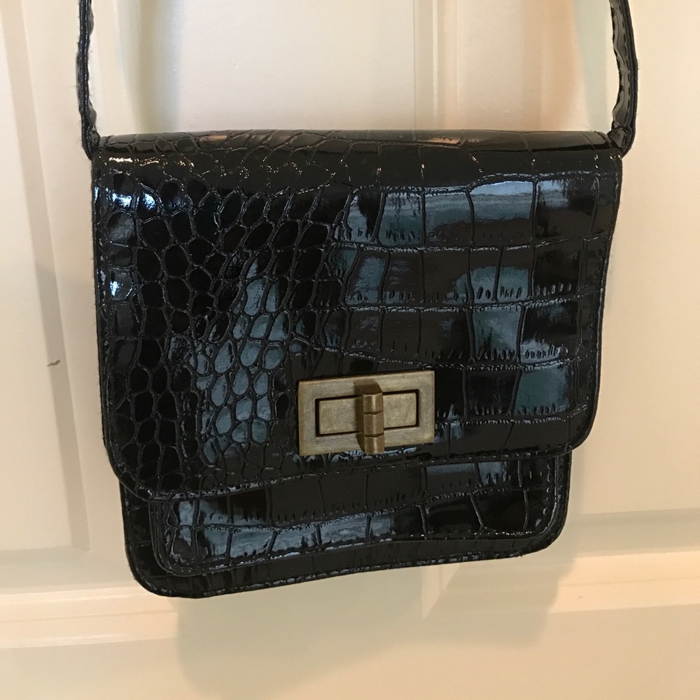 Black snakeskin print crossbody bag