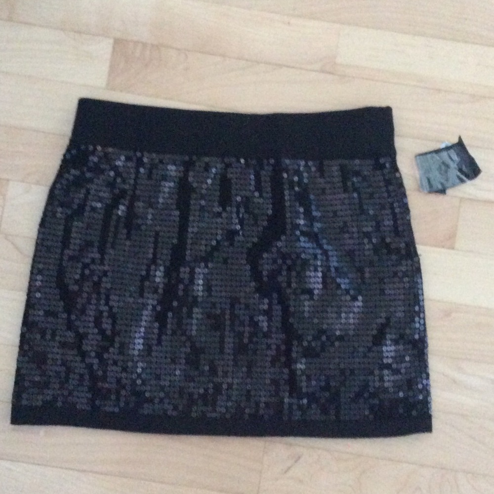Black sequin pencil skirt