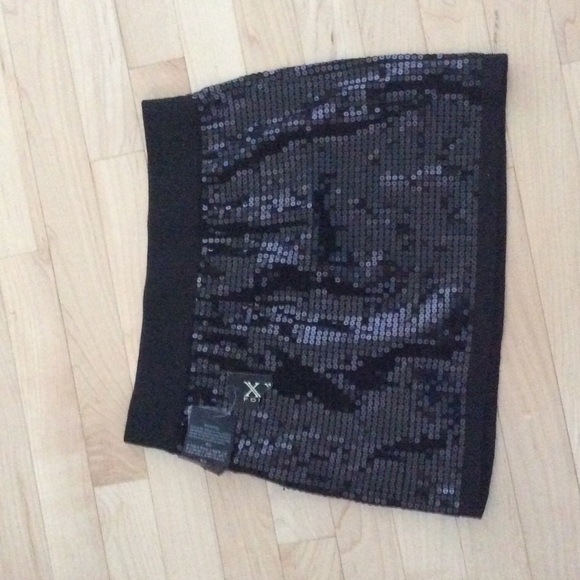 Black sequin pencil skirt - Picture 2 of 2