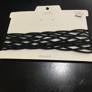 Black velvet choker