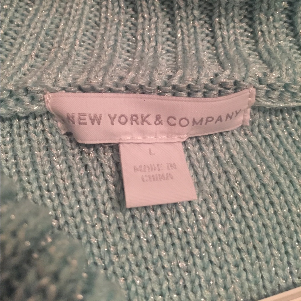 Blue top - Picture 2 of 3