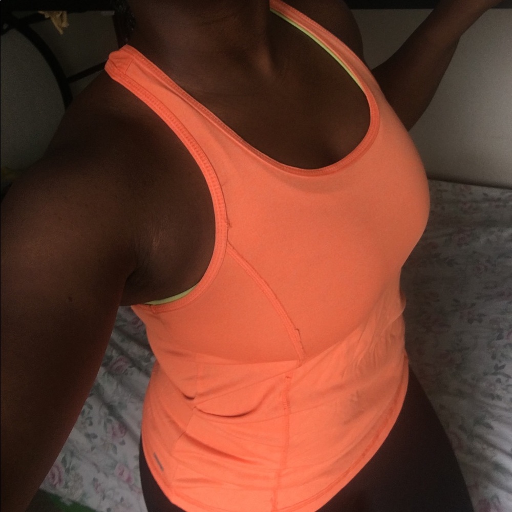 Semi fitted fitness tank