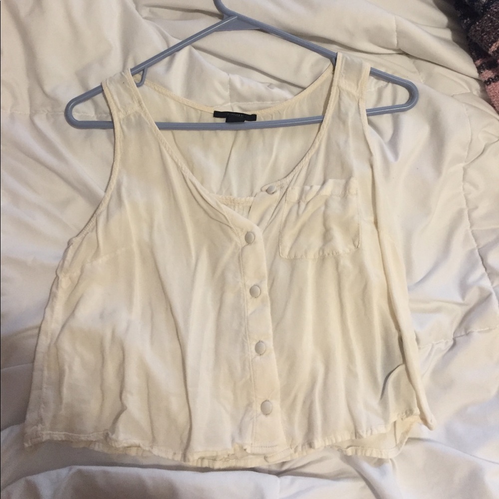 Flowy button tank