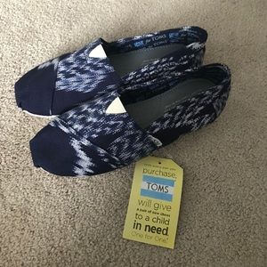 toms, BRAND NEW