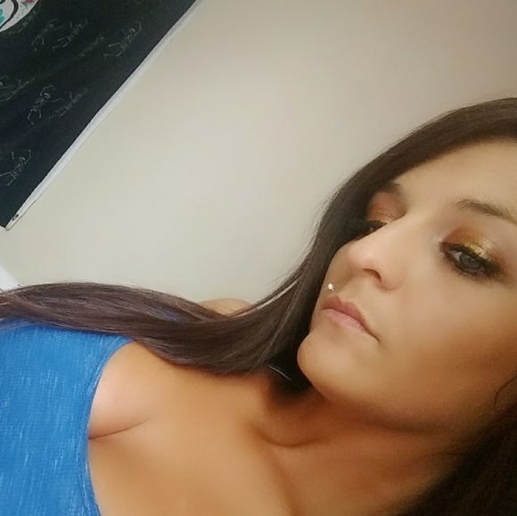 Meet your Posher, Chelsey - Picture 2 of 3