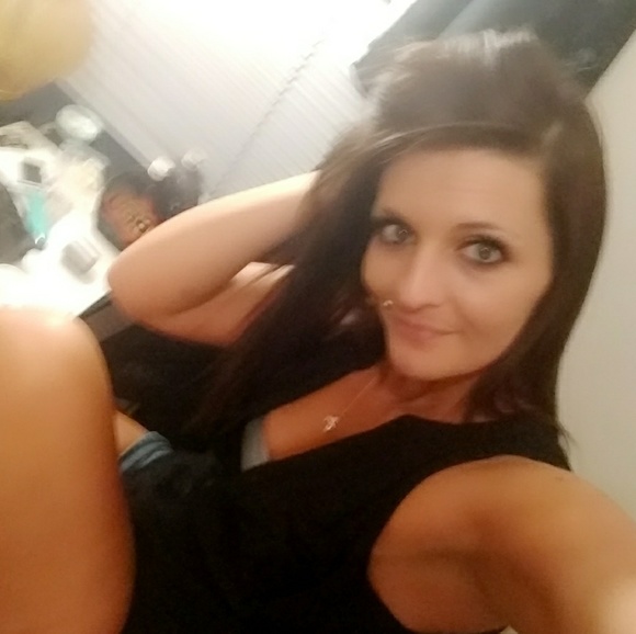 Meet your Posher, Chelsey - Picture 3 of 3