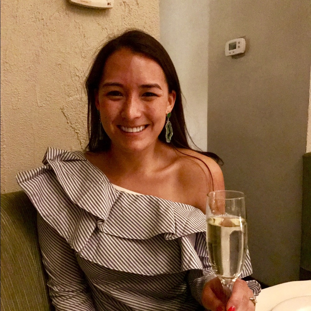 Meet your Posher, Elizabeth