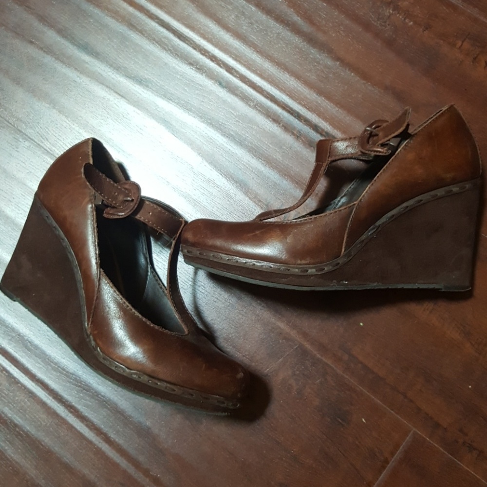 Brown wedges