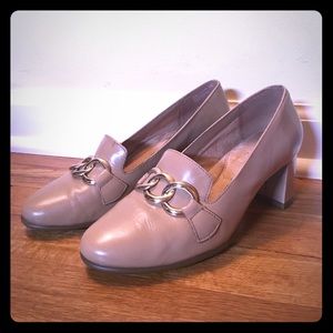Aerosoles Sz 6.5 Tan Career Heels w/ Gold Accent