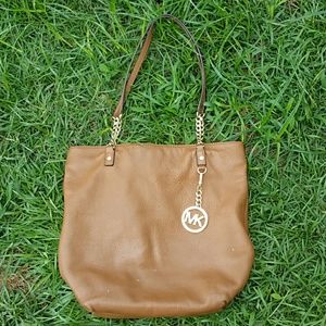 Michael kors pebbled leather cognac / brown chain