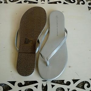 Silver Lauren Conrad Flip Flops NWOT