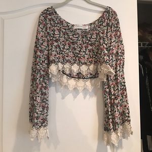 Long sleeves crop top pink black and green floral