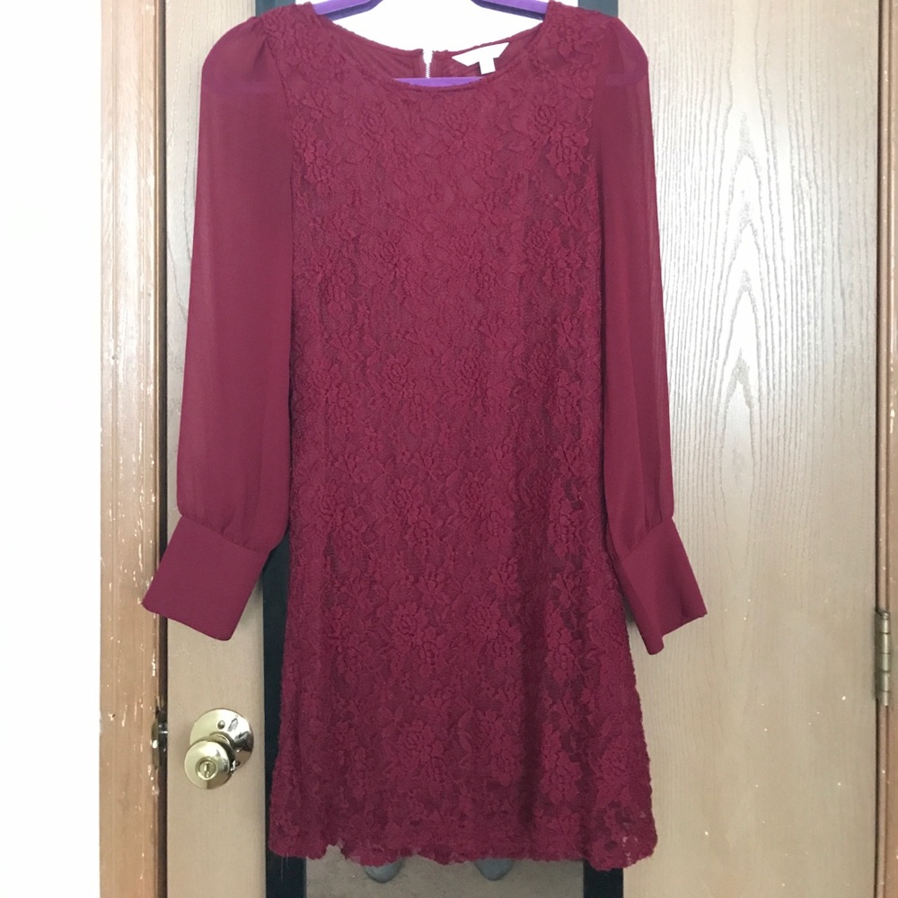 Maroon long sleeve dress.