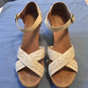 Linen Wedges