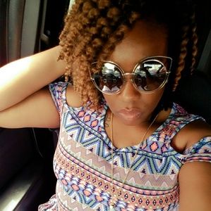 Meet your Posher, Carla