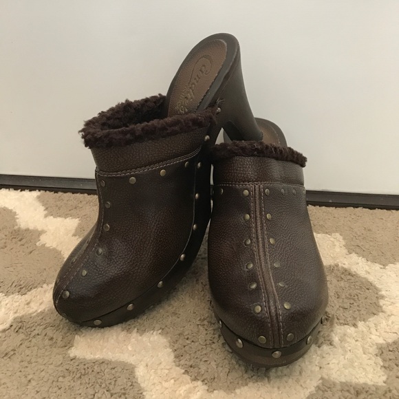 Platform heel with gold studs sz 10 - Picture 1 of 4