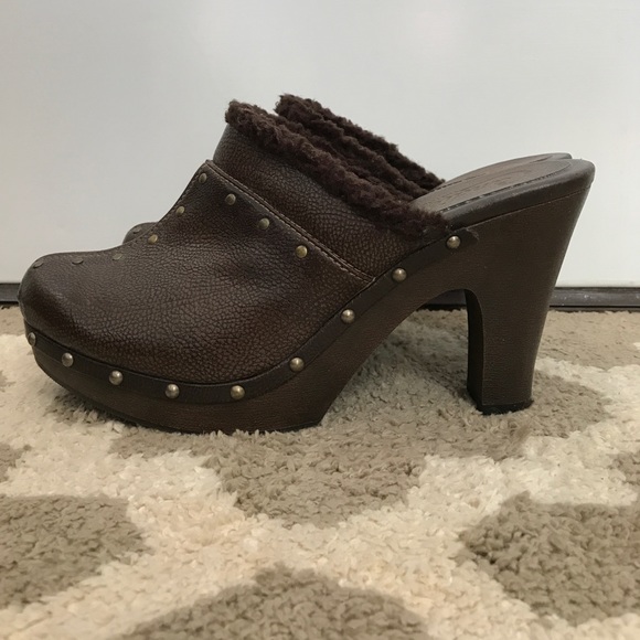 Platform heel with gold studs sz 10 - Picture 3 of 4