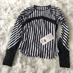 Lululemon Water: Sun Runner LS size 4 NWT BLK/WHT