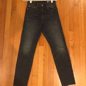 Levi's wedgie jean. Size 25