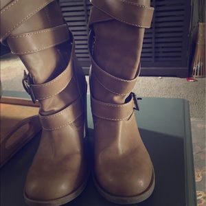 Arizona tan boots. ~just reduced~