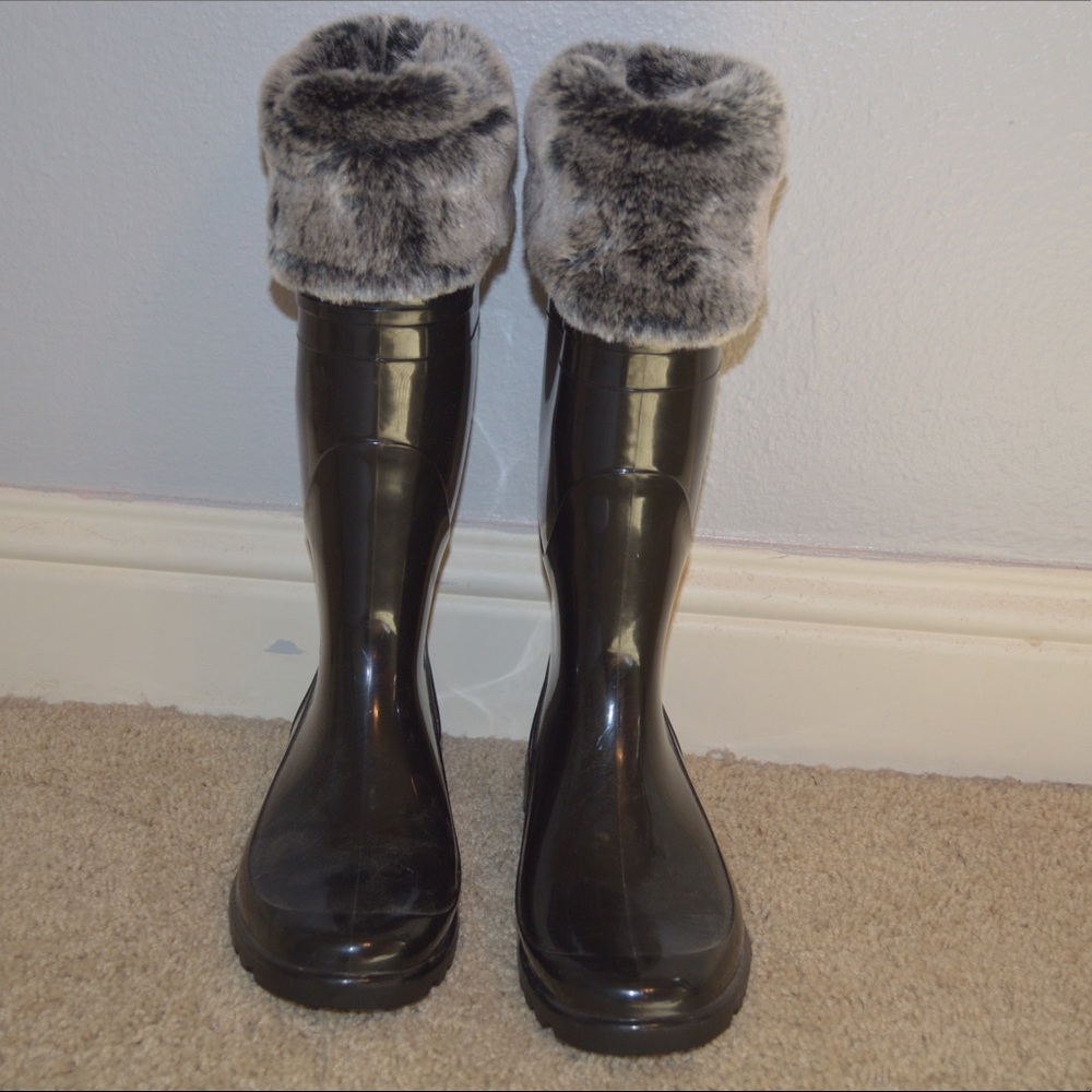 Fur top rain/snow boots!