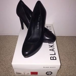 Black Heels Size 7 1/2
