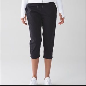 Lululemon dance studio crop II unlined, 10