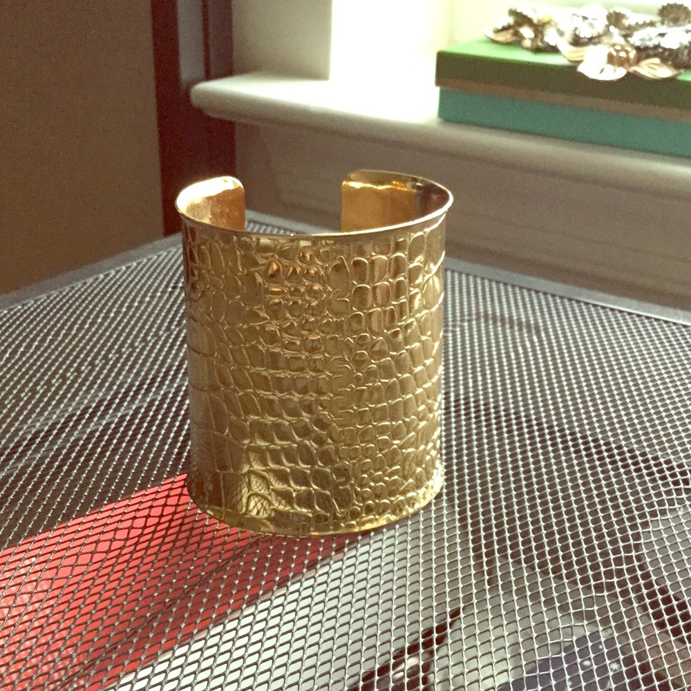 BCBGMAXAZRIA Bangle