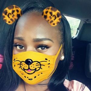 Meet your Posher, Ebony