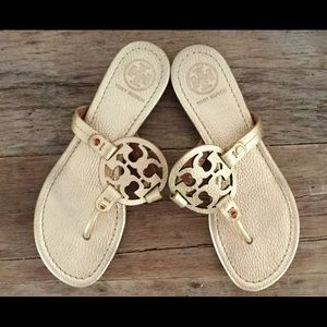 Tory Burch Flip Flops Size 7 Gold