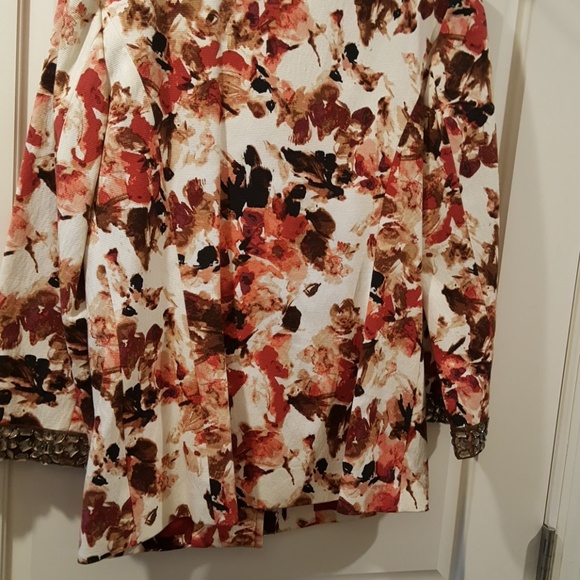 St John flowered ruby colored coat - Picture 4 of 4