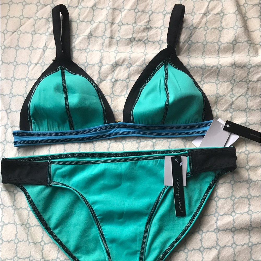 bathing suit (2 piece)