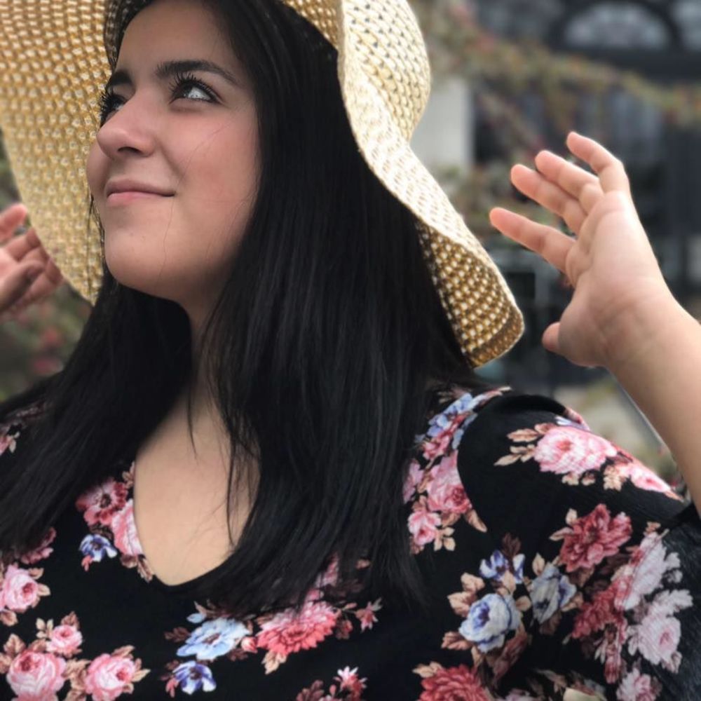 Meet your Posher, Crystal