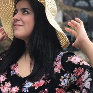 Meet your Posher, Crystal