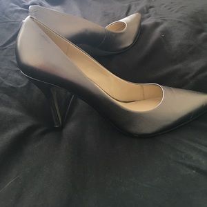 Nine West Silver Metallic Pumps
