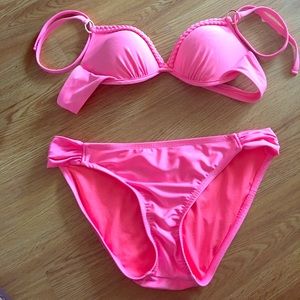 Hot pink Bikini 👙