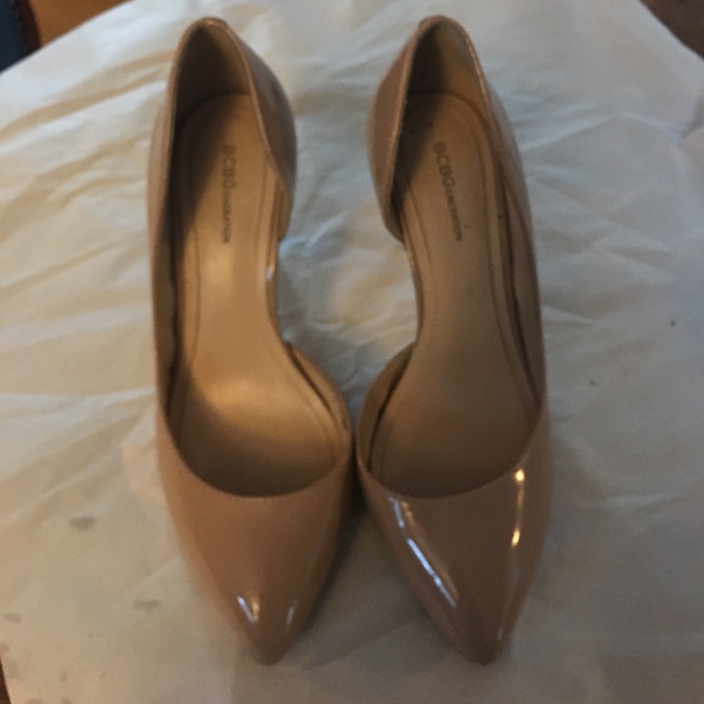 🔥MAKE AN OFFER🔥Barely Used Nude Pumps