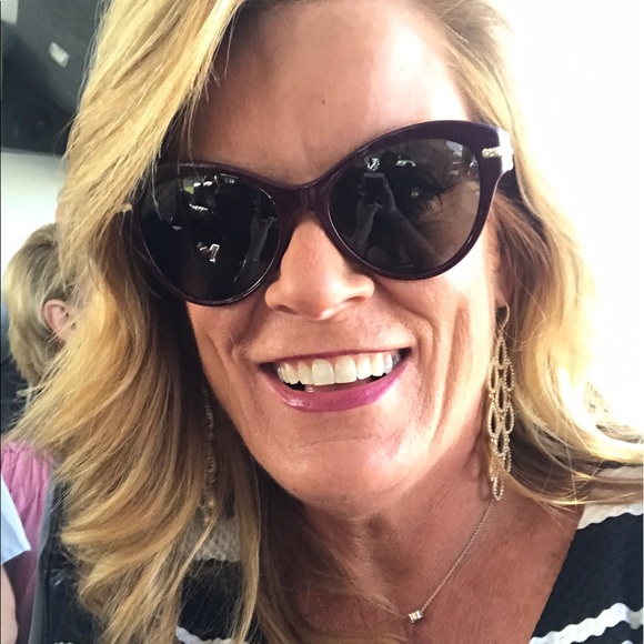 Meet your Posher, Bridget - Picture 1 of 1