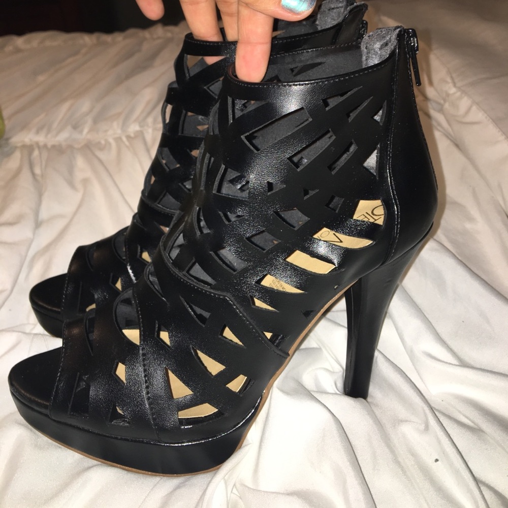 Black stilettos 👠