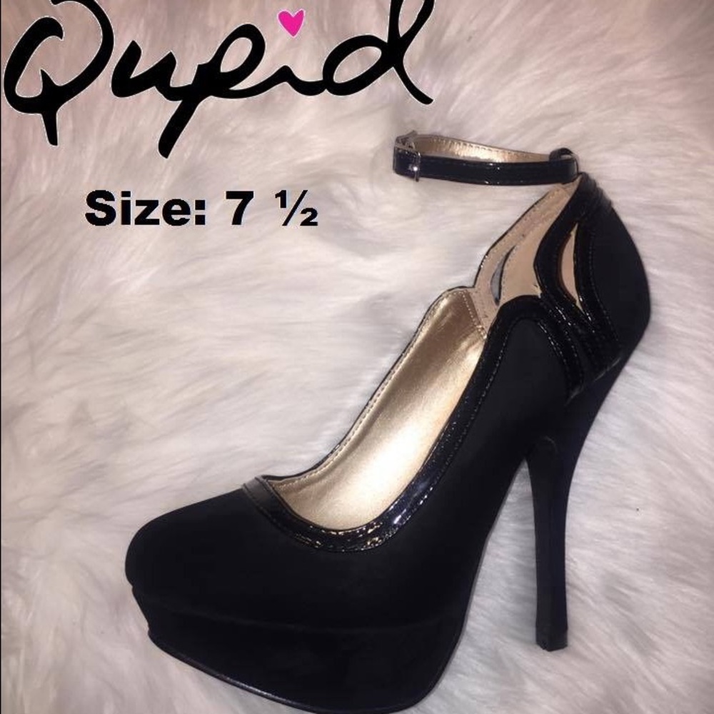 Qupid Black Pumps with Strap