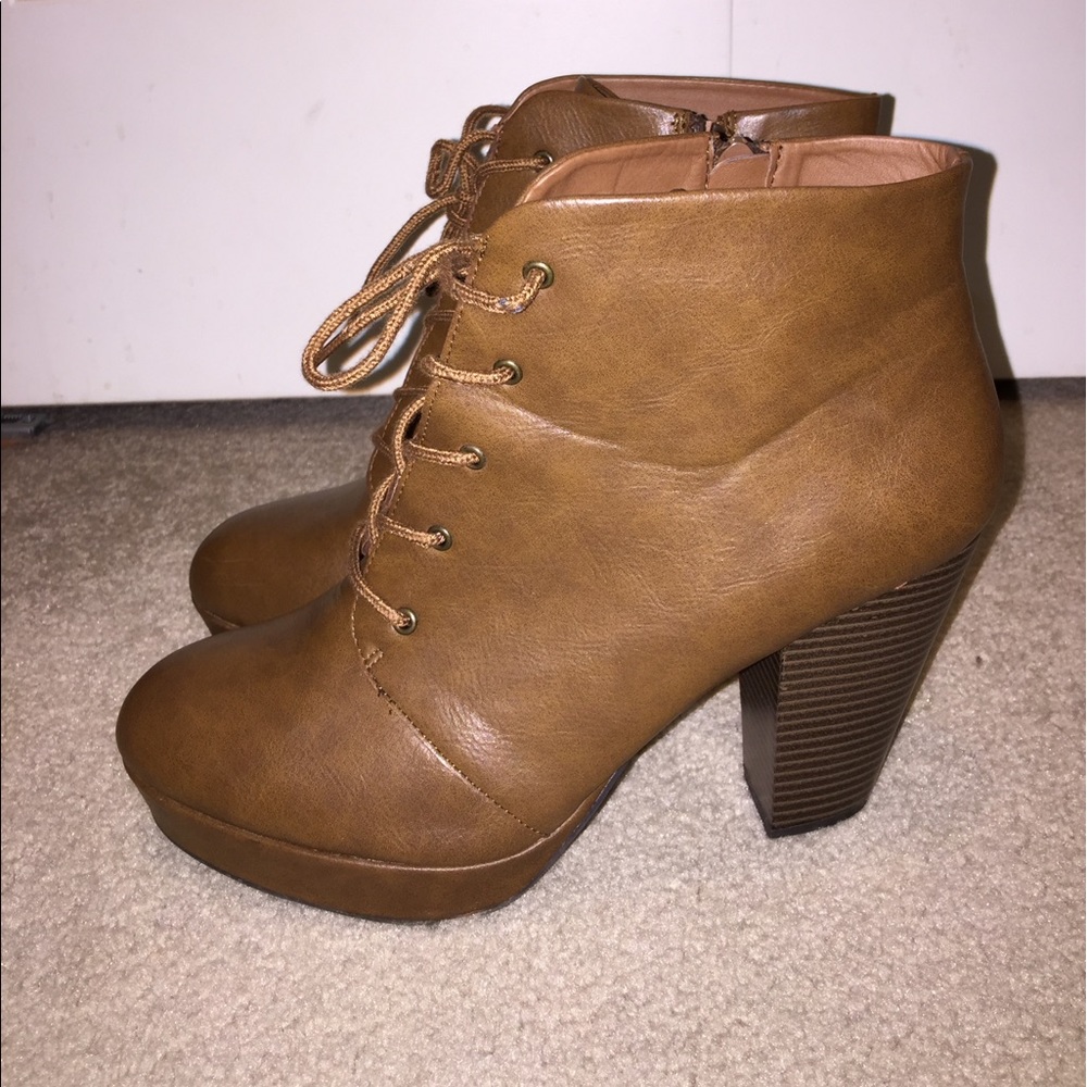 Heeled BOOTIES