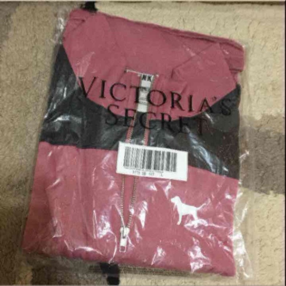 🌸SALE🌸🆕 VS Pink quarter zip sweatshirt - Picture 3 of 3