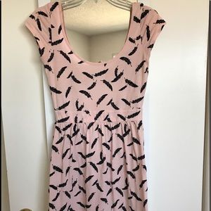 CUTE PINK BLACK FEATHER DETAIL DRESS!