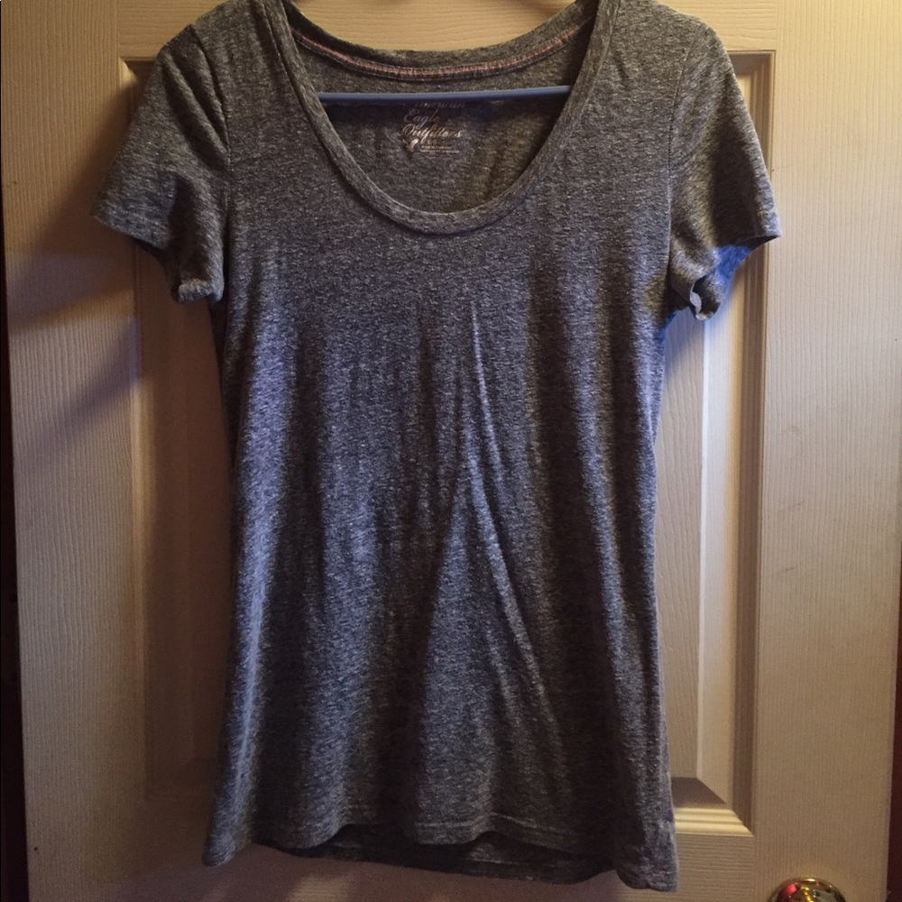 American Eagle tshirt
